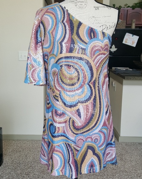 🔥 Retro Styled Sequin Dress 🔥 - Picture 2 of 8